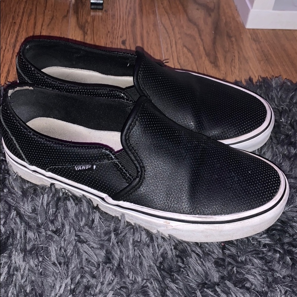 BLACK VANS